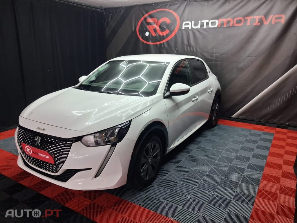 Peugeot E-208 50 kWh Allure Pack