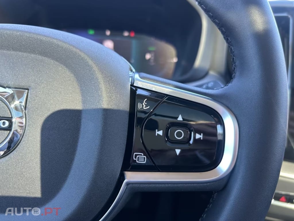 Volvo XC60 T8 Plus  I.V.A DEDUTIVEL