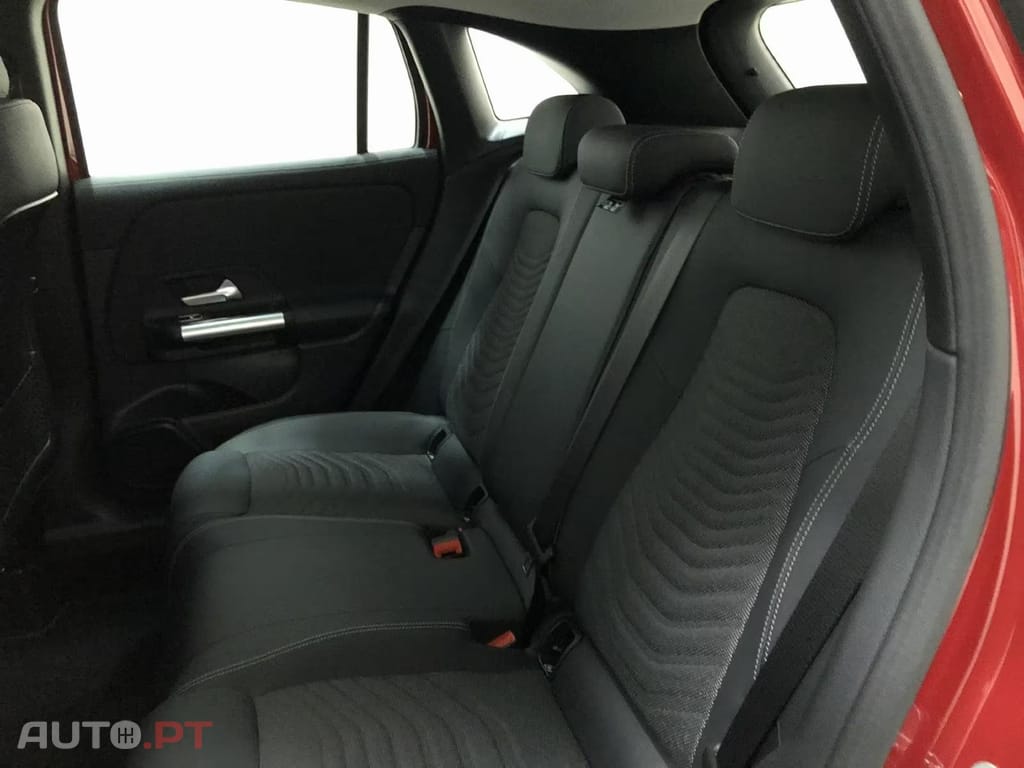 Mercedes-Benz GLA 250 I.V.A DEDUTIVEL e