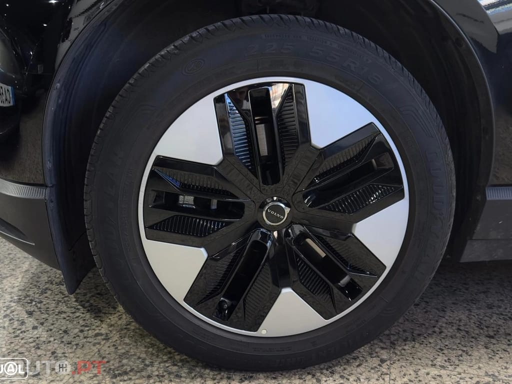 Volvo EX30 Single Motor Extended Range RWD Core