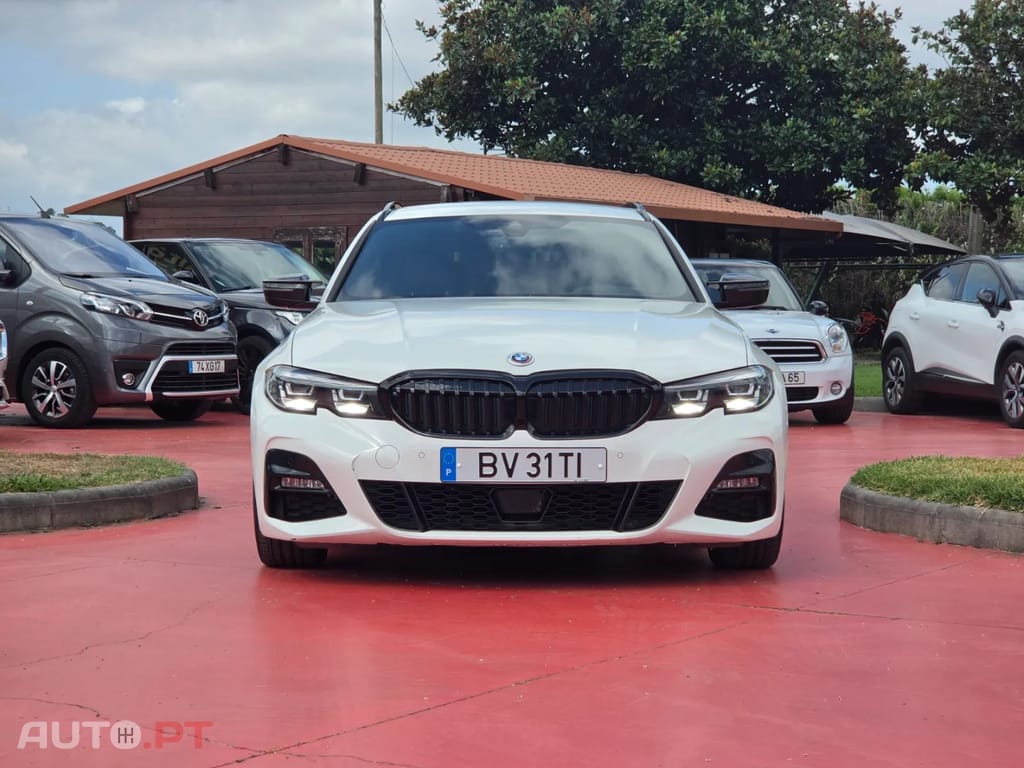BMW 330 e Pack M Auto — fotografia 2