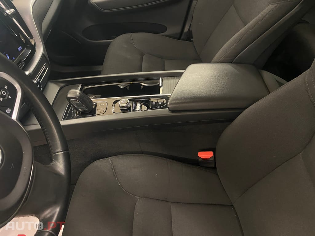 Volvo XC60 2.0 B4 R-Design Geartronic