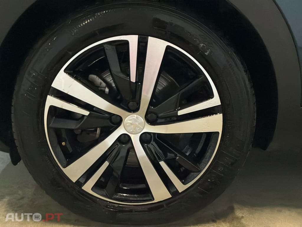 Peugeot 3008 225 e-EAT8 GT