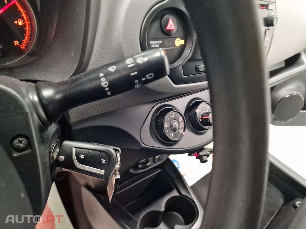 Toyota Yaris BIZZ 1.4 D-4D 90CV IVA DEDUTIVEL