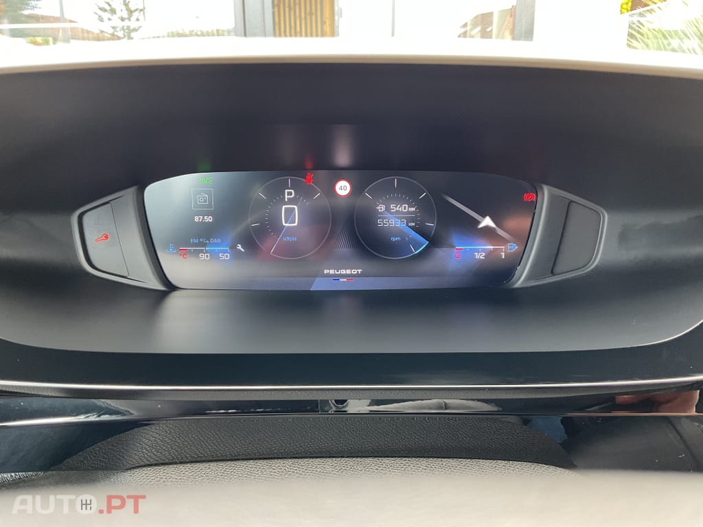 Peugeot 408 1.2 PureTech Allure EAT8