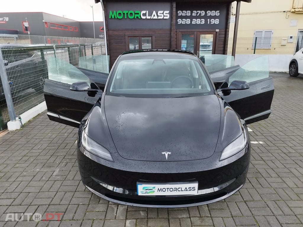 Tesla Model 3 Tração Traseira