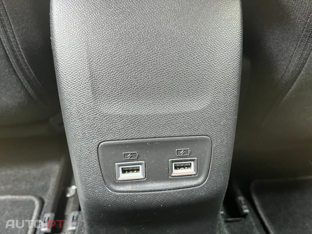 Peugeot E-2008 I.V.A DEDUTÍVEL Active