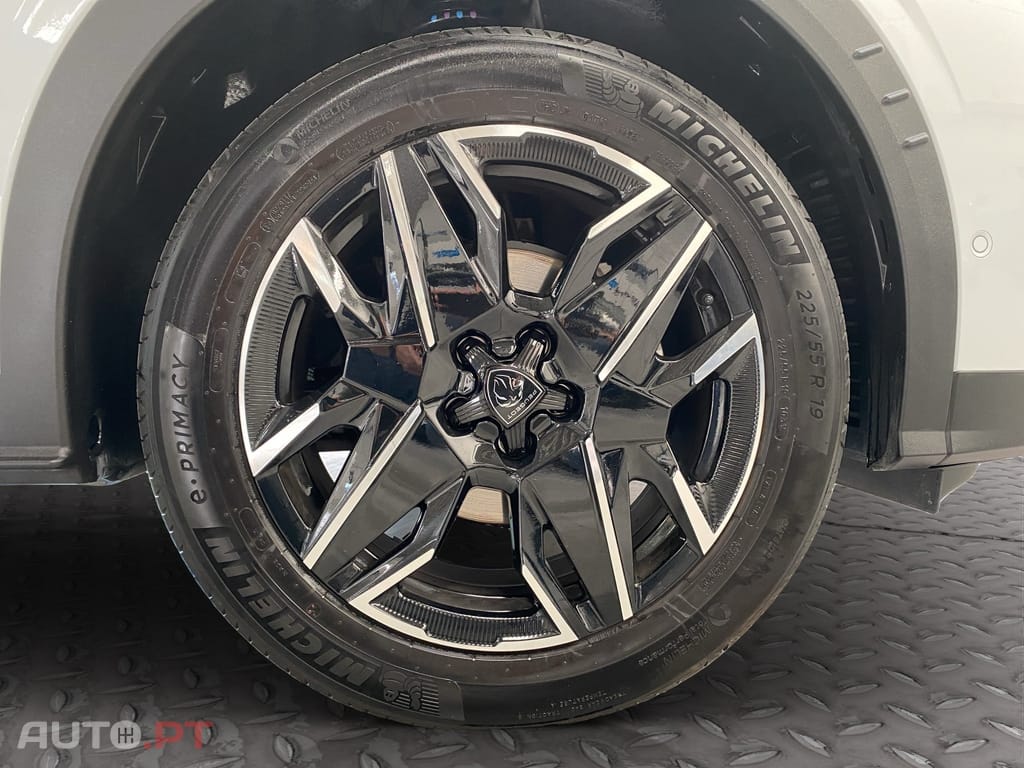 Peugeot 3008 1.2 Hybrid Allure e-DCS6
