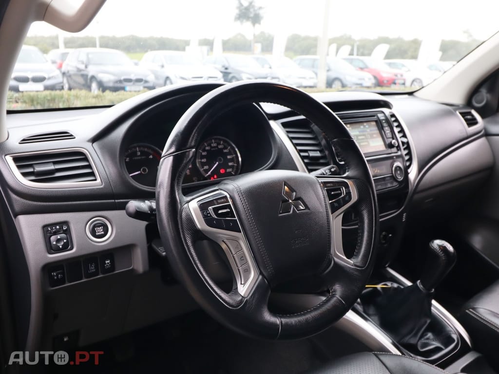 Mitsubishi L200 2.4 DI-D CD Instyle Sportb.Strakar 4WD