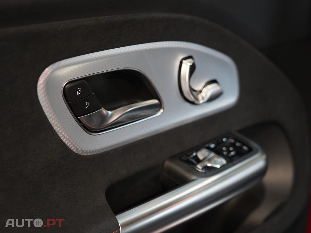 Mercedes-Benz CLA 250 com tecnologia EQ