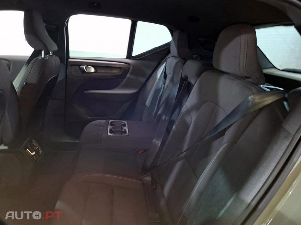 Volvo EX40 70 kWh Single Motor Core