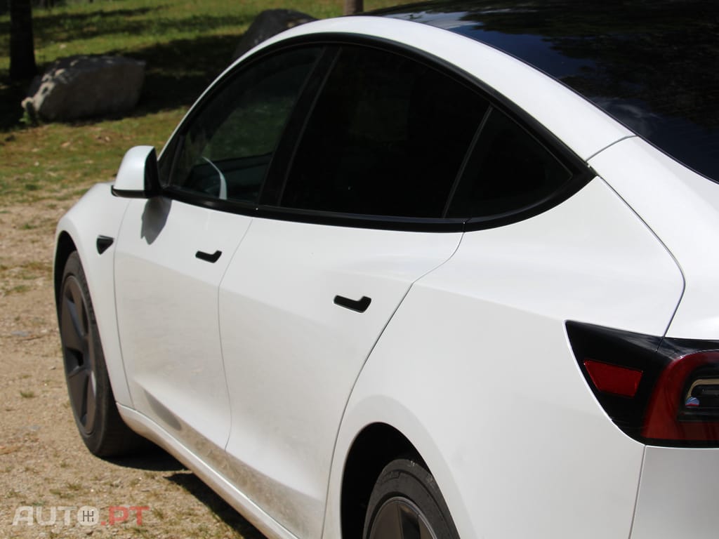 Tesla Model 3 Tração Traseira
