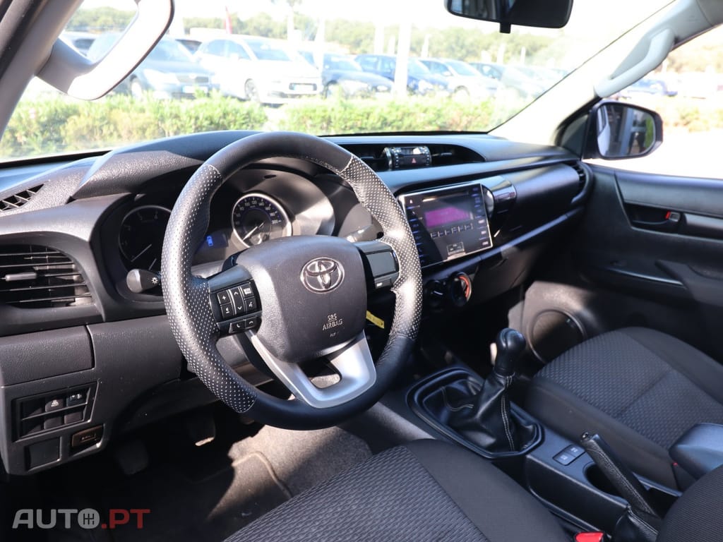 Toyota Hilux 2.4D LN105L CX MADEIRA