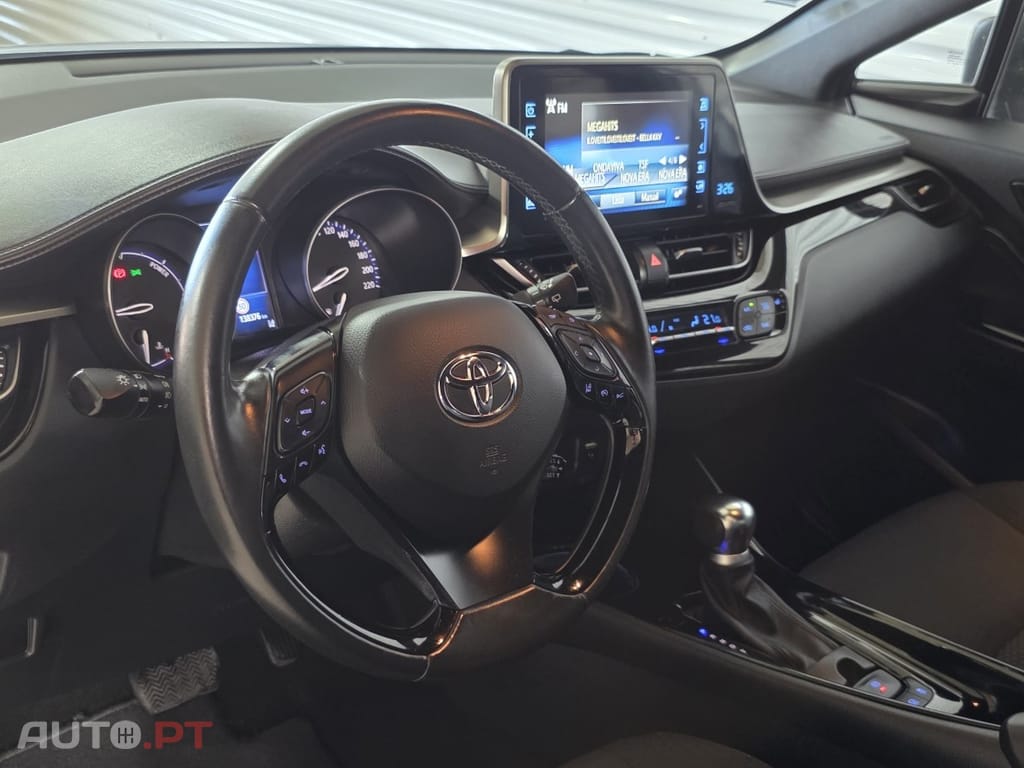 Toyota C-HR 1.8 Hybrid Square Collection