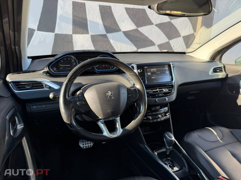 Peugeot 2008 1.2 PureTech Crossway EAT6