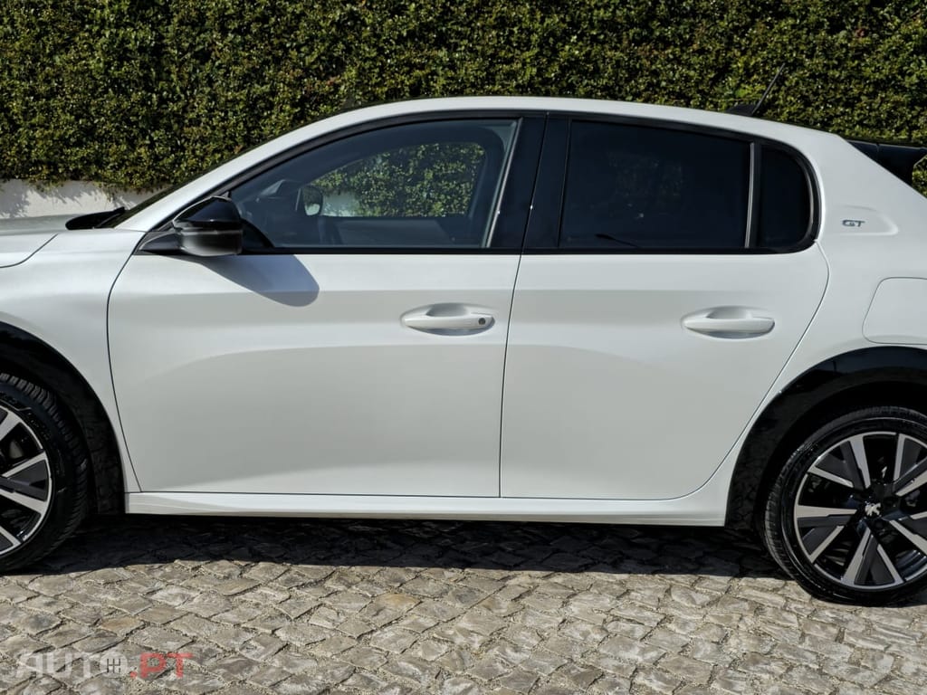 Peugeot 208 1.2 GT