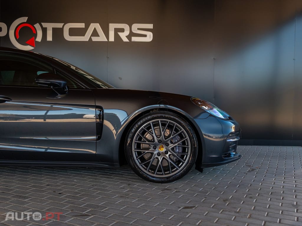 Porsche Panamera 4 E-Hybrid