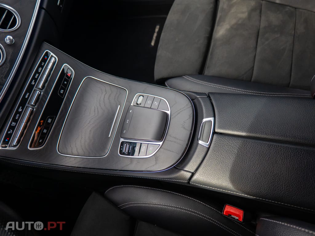 Mercedes-Benz E 220 d AMG Line