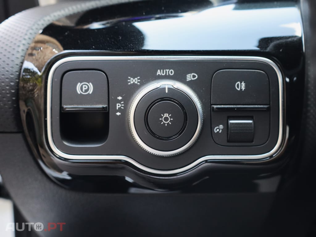 Mercedes-Benz CLA 250 e  Shooting Brake AMG Line