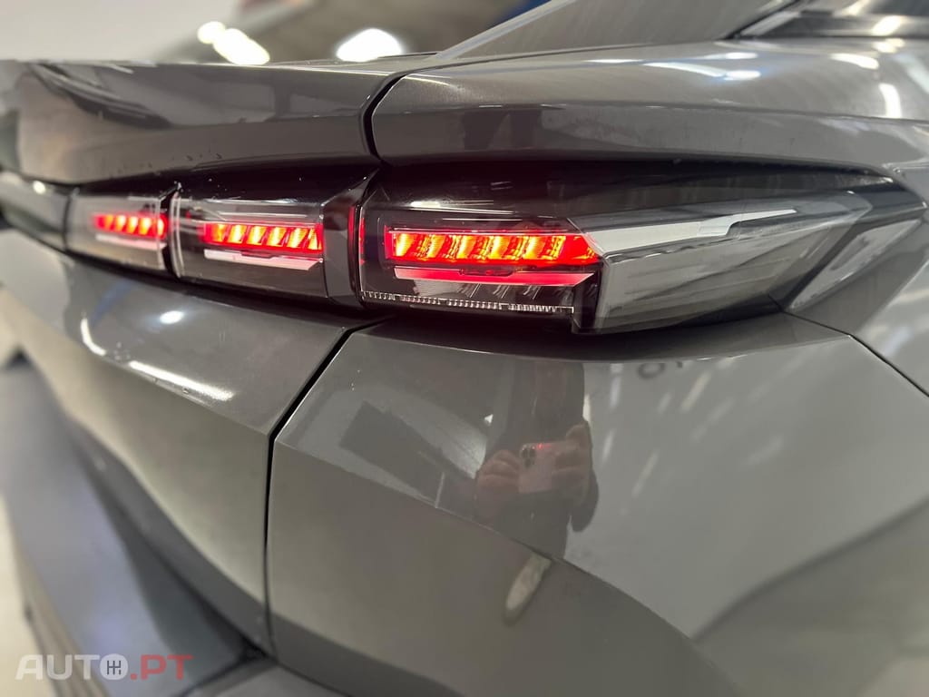 Peugeot 408 1.2 PureTech Allure Pack EAT8