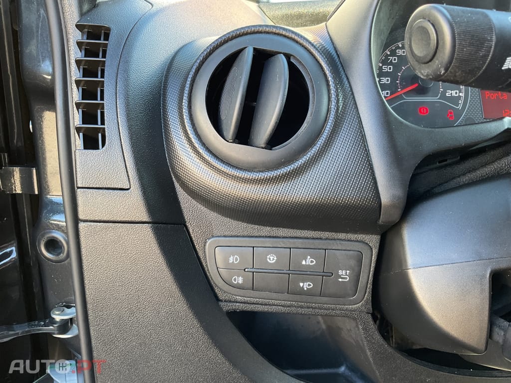 Fiat Fiorino 1.3 M-jet Adventure com 1GD