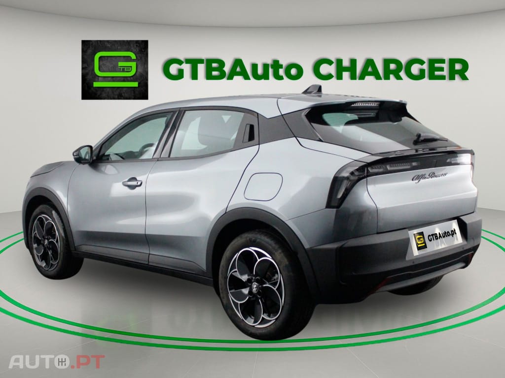Alfa Romeo Junior INTENSA 54 kWh 