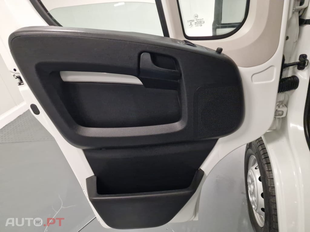 Peugeot Boxer 2.2 BlueHDi 335 L2H2 Pro GPS CAM. TRASEIRA IVA DEDUTIVEL