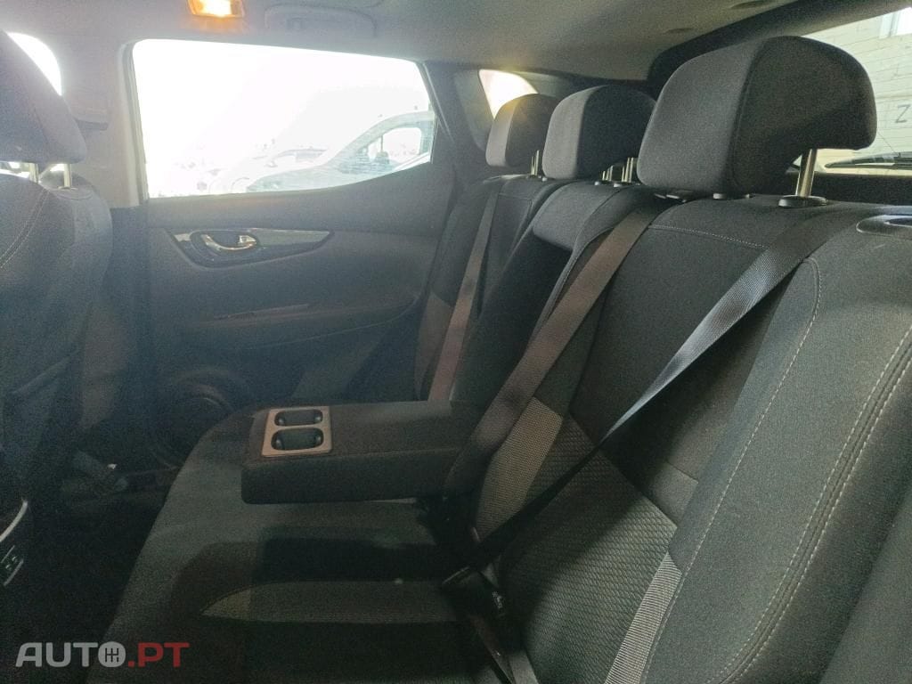 Nissan Qashqai 1.5 dCi N-Connecta J18