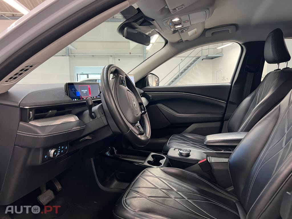 Ford Mustang Mach-E 72.6 kWh Premium AWD
