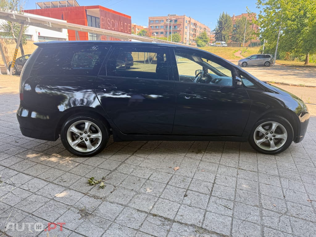 Mitsubishi Grandis 2.0 D-ID 136CV 7 LUGARES IUC BARATO
