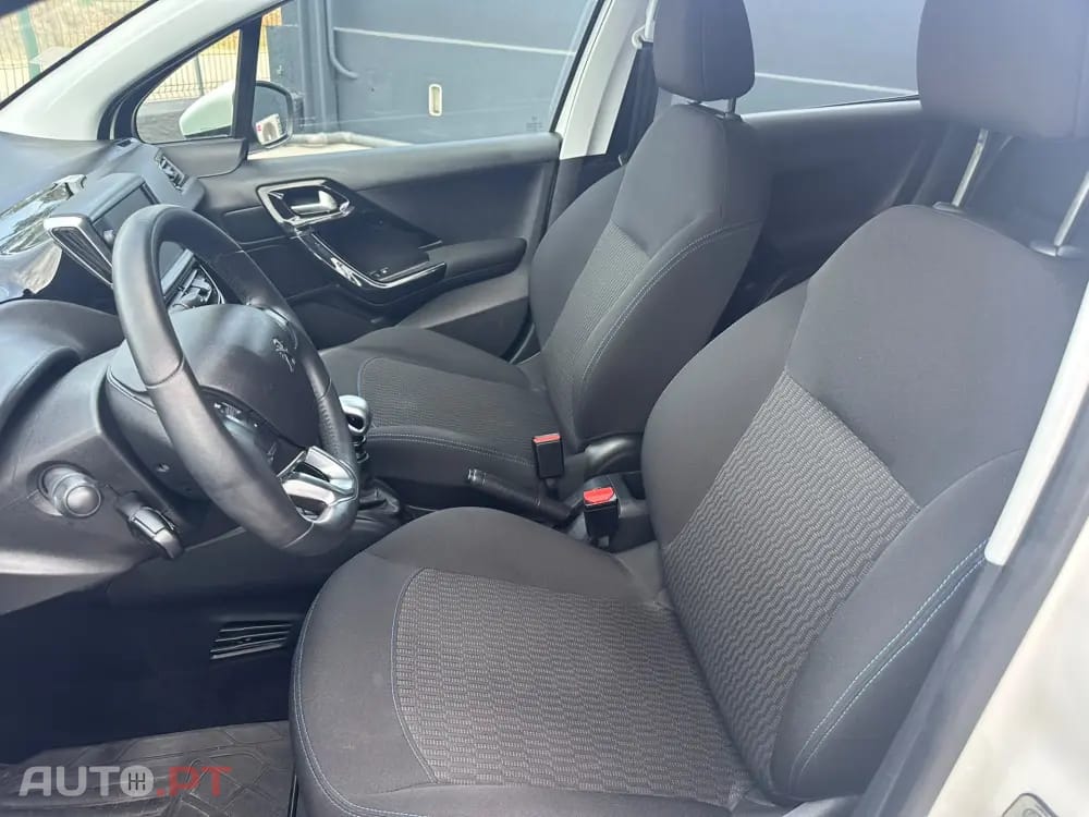 Peugeot 208 1.5 BlueHDi Signature