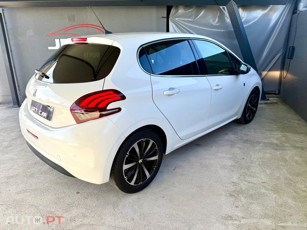 Peugeot 208 1.2 PureTech Tech Edition