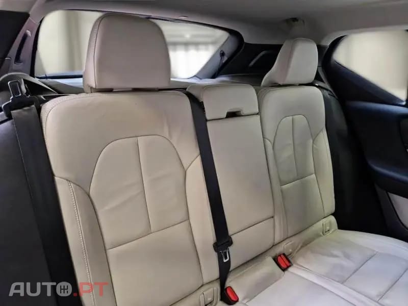 Volvo XC40 T5 Recharge DKG Inscription