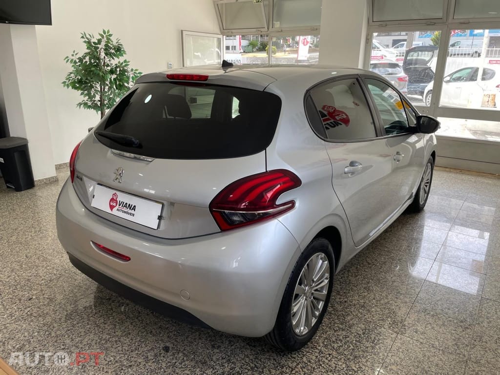 Peugeot 208 1.6 BlueHDi Style