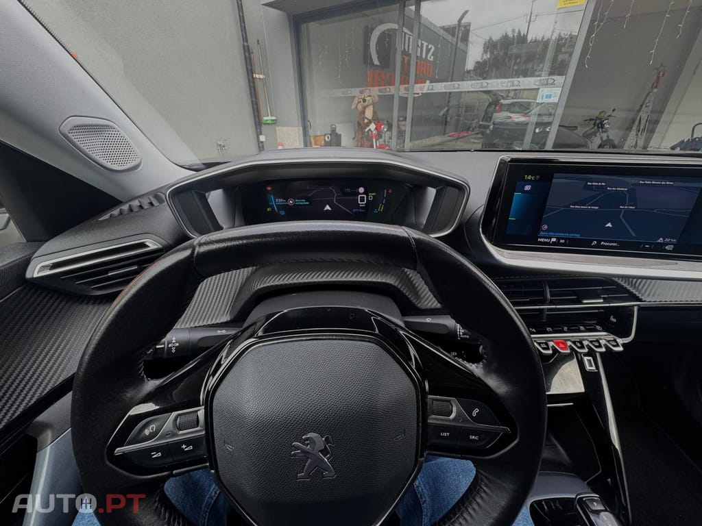 Peugeot E-2008 50 kWh Allure Pack