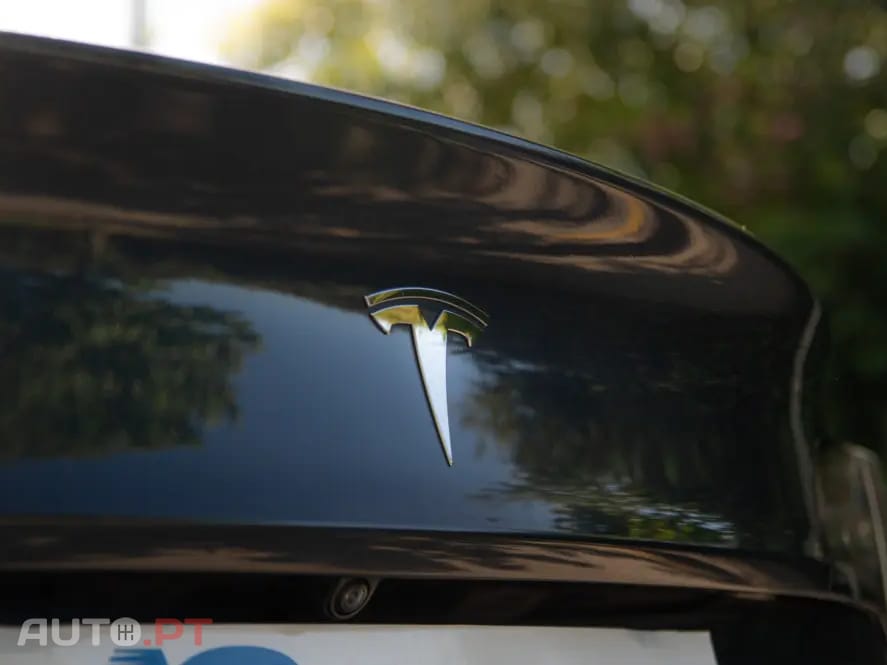 Tesla Model 3 Standard Range Plus RWD