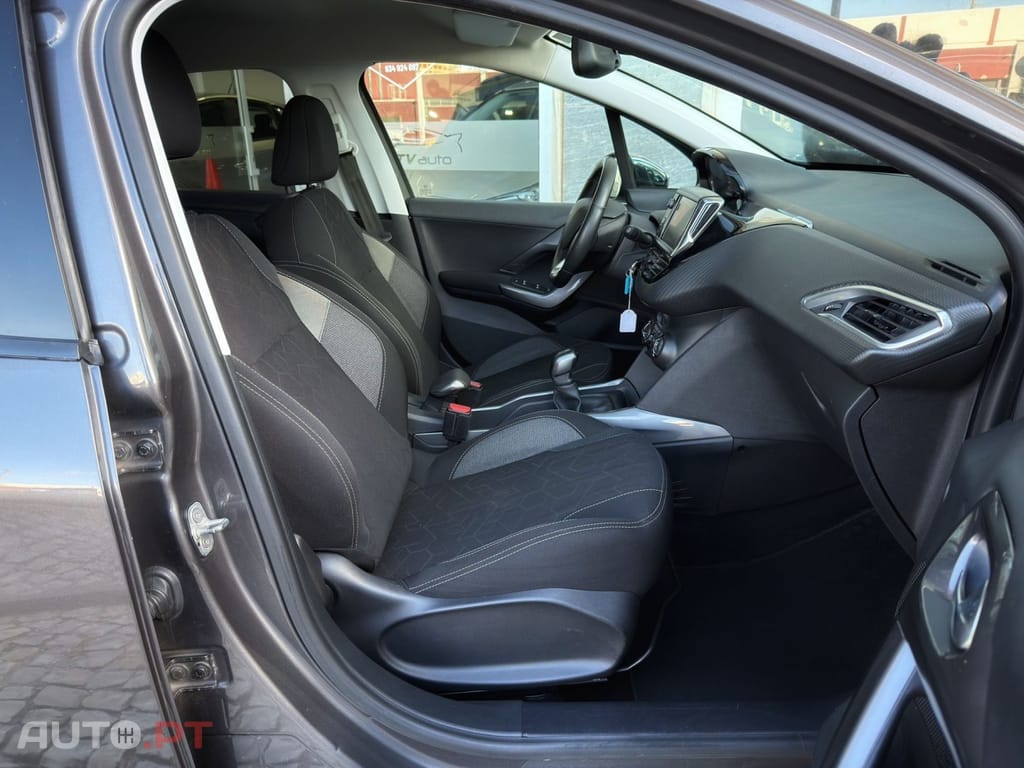 Peugeot 2008 1.2 PureTech Style
