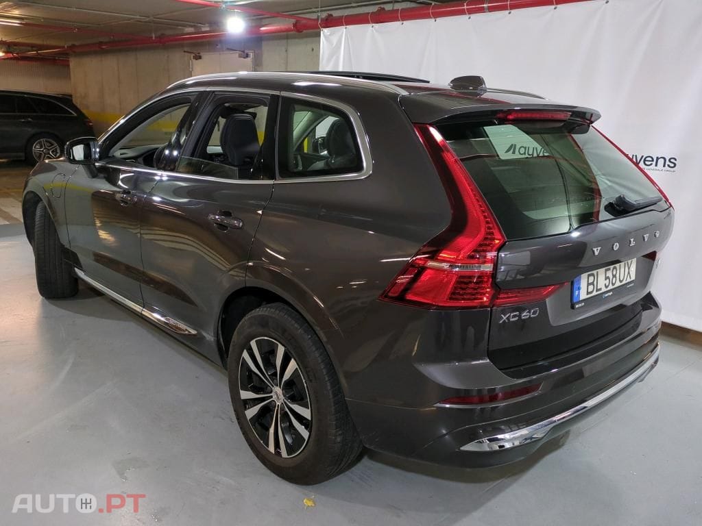 Volvo XC60 2.0 T6 PHEV Core AWD
