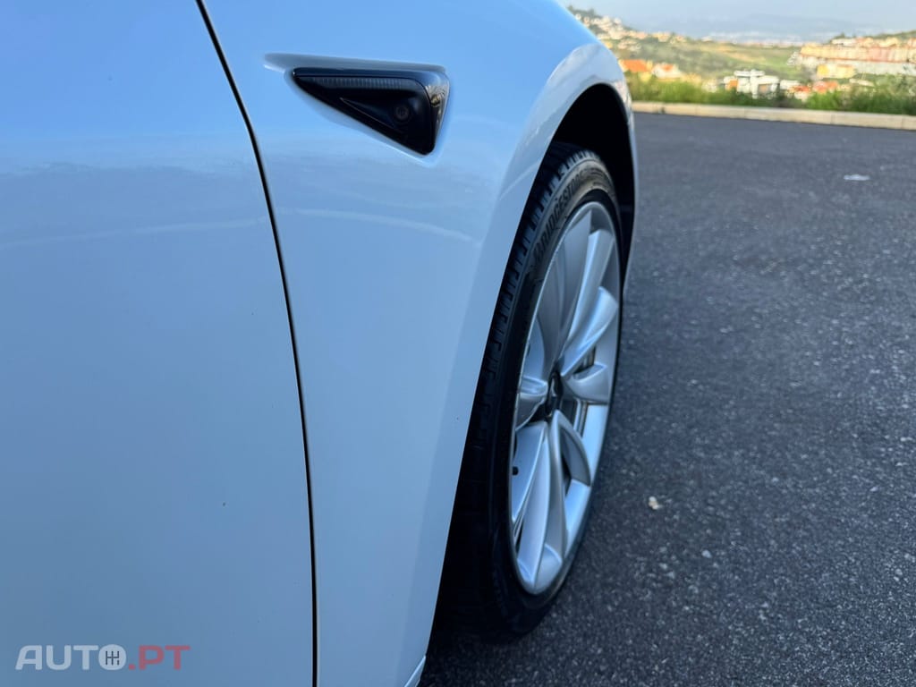 Tesla Model 3 Long-Range Dual Motor AWD