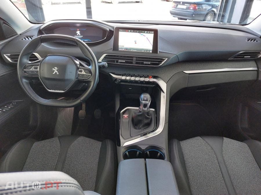 Peugeot 5008 1.5 BlueHDi Allure