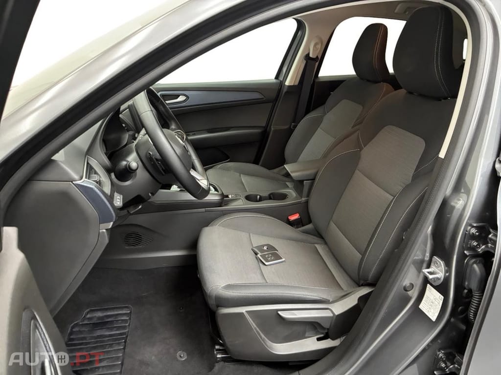 Renault Arkana 1.3 Hybrid Evolution EDC