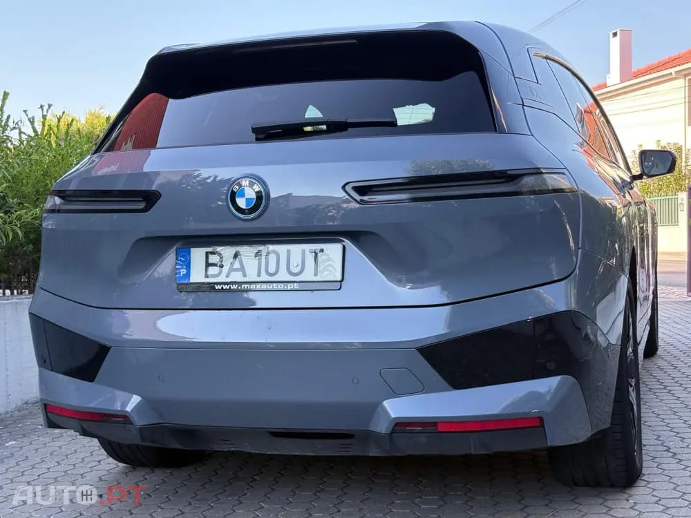 BMW iX xDrive 50 Pack Desportivo