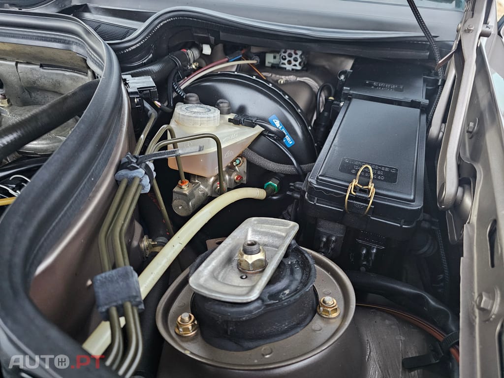 Mercedes-Benz 300 D