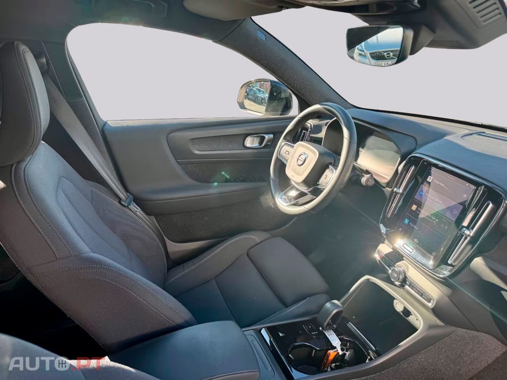 Volvo XC40 Plus Recharge I.V.A DEDUTIVEL 