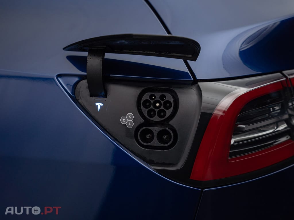 Tesla Model Y Long Range Tração Integral