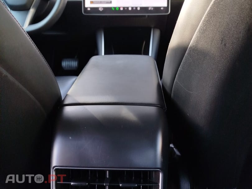 Tesla Model 3 Standard Range Plus RWD