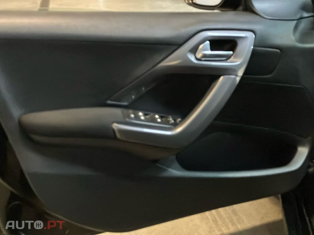 Peugeot 2008 1.2 PureTech Style