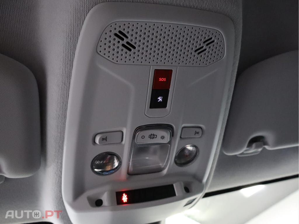 Peugeot 208 Allure Versão Eléctrica