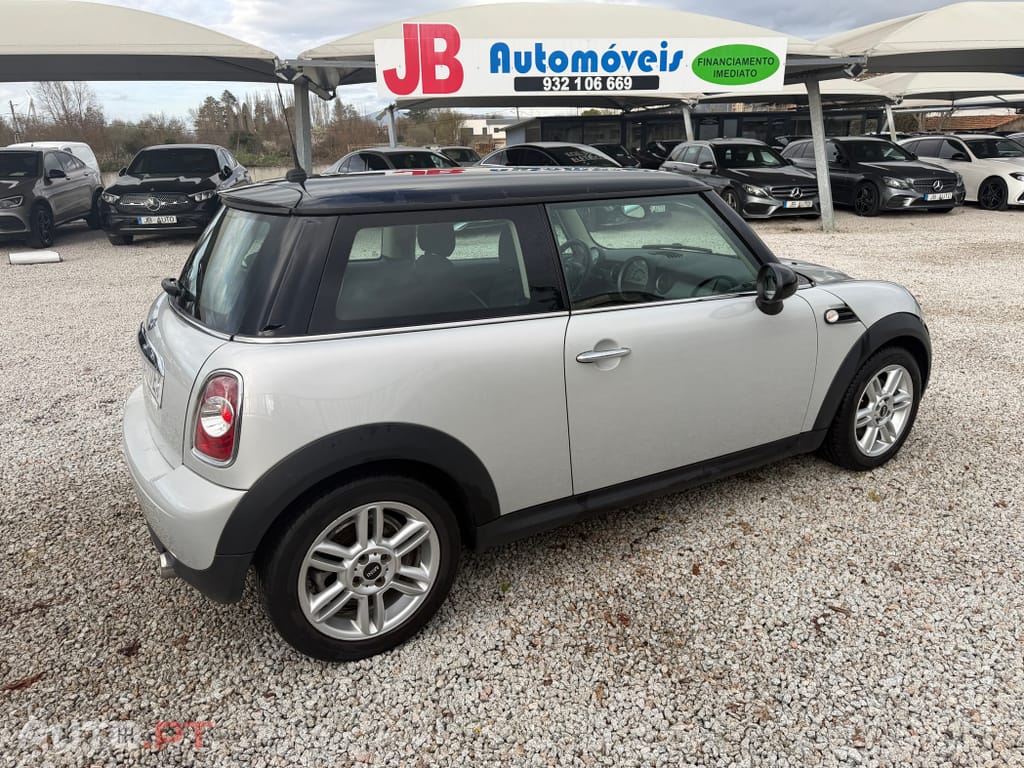 MINI Cooper Cooper D