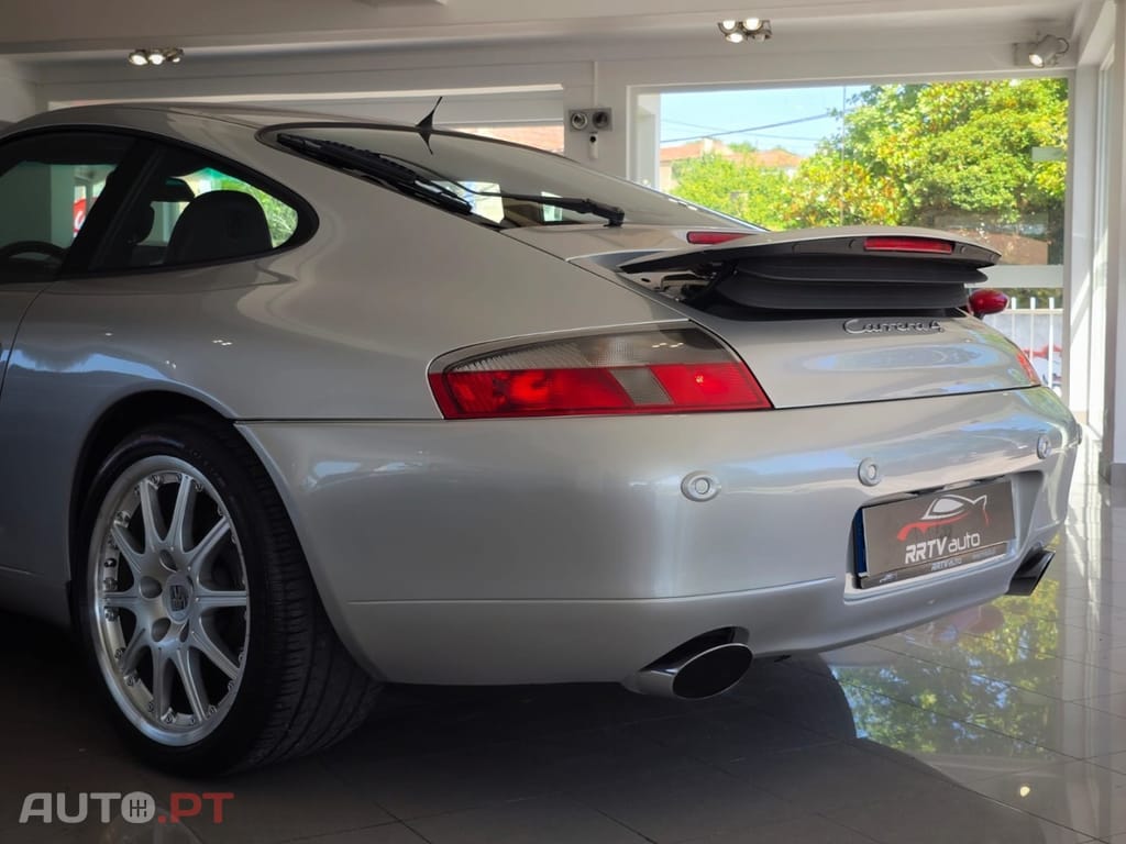 Porsche 996 Carrera 4 Coupé